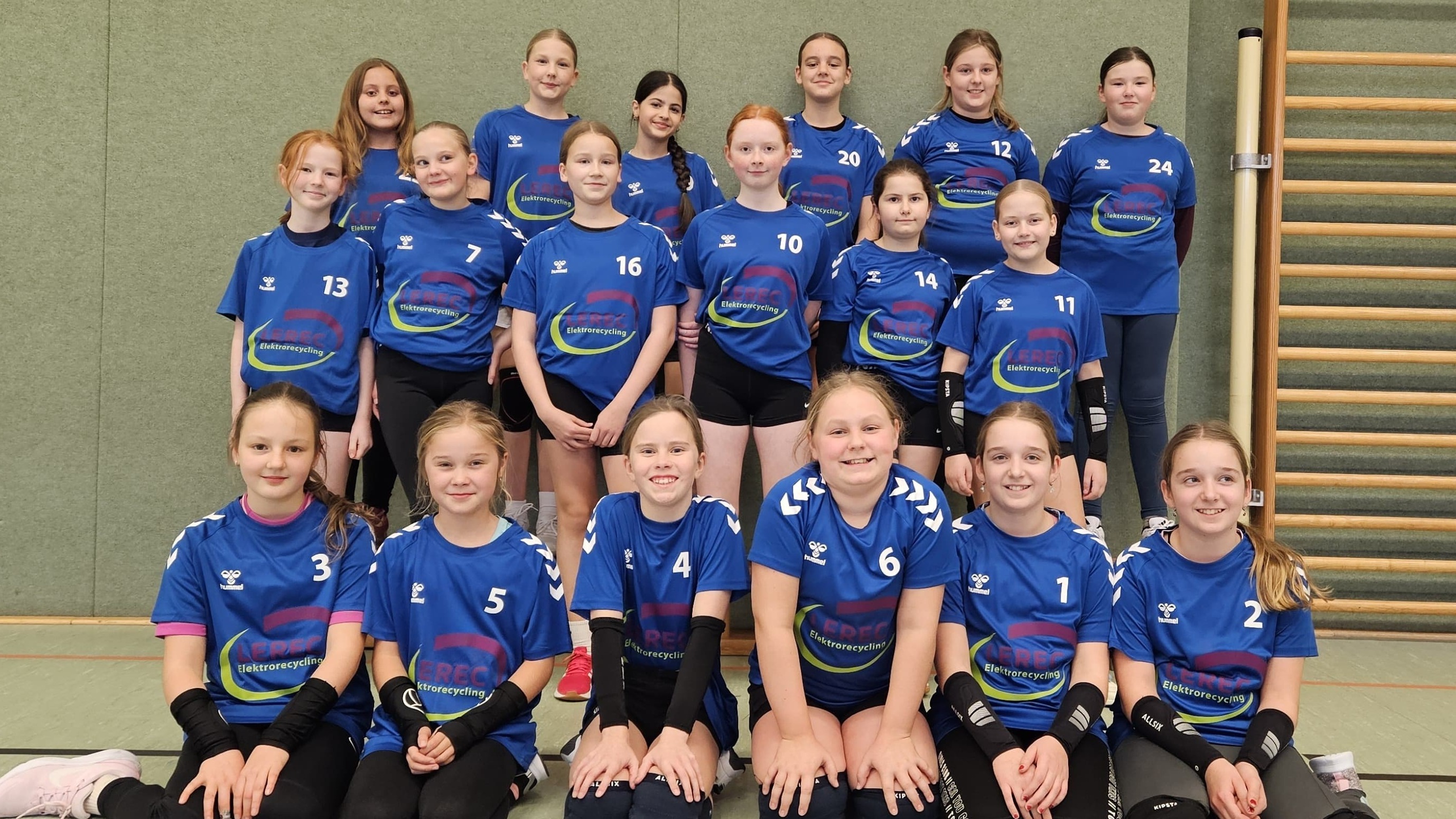 Neue Trikots für die Volleyball-Jugendmannschaften des Hagener Sportvereins